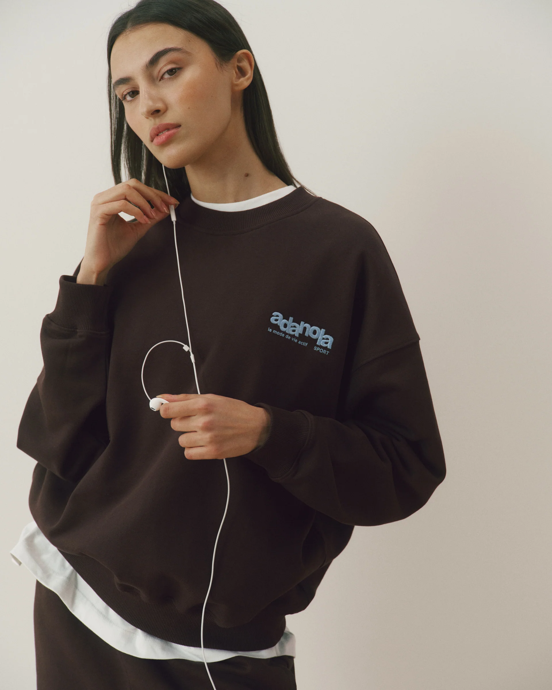 Le Mode De Vie Oversized Sweatshirt - Coffee Bean/Airy Blue