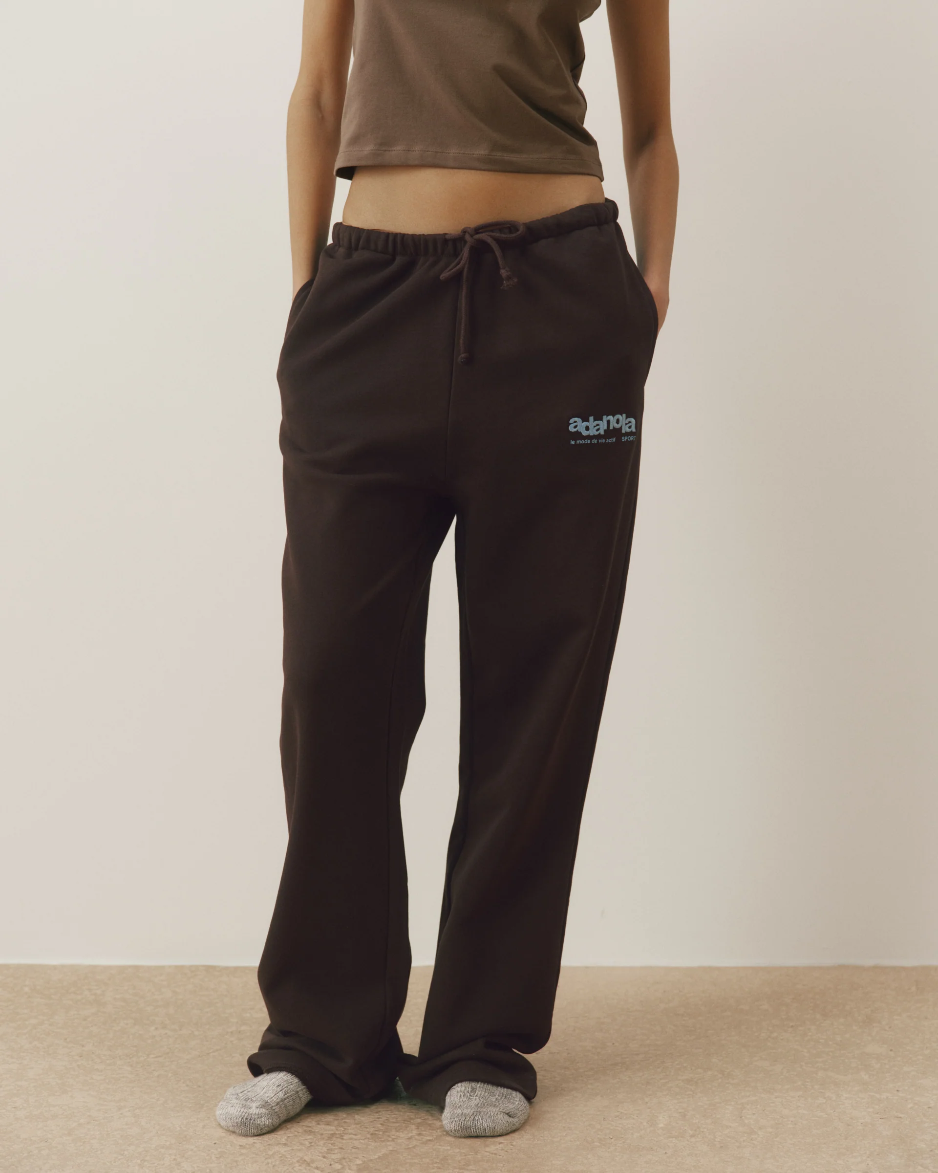 1085-le-mode-de-vie-straight-leg-sweatpants-coffee-bean-airy-blue-1.webp Le Mode De Vie Straight Leg Sweatpants - Coffee Bean/Airy Blue