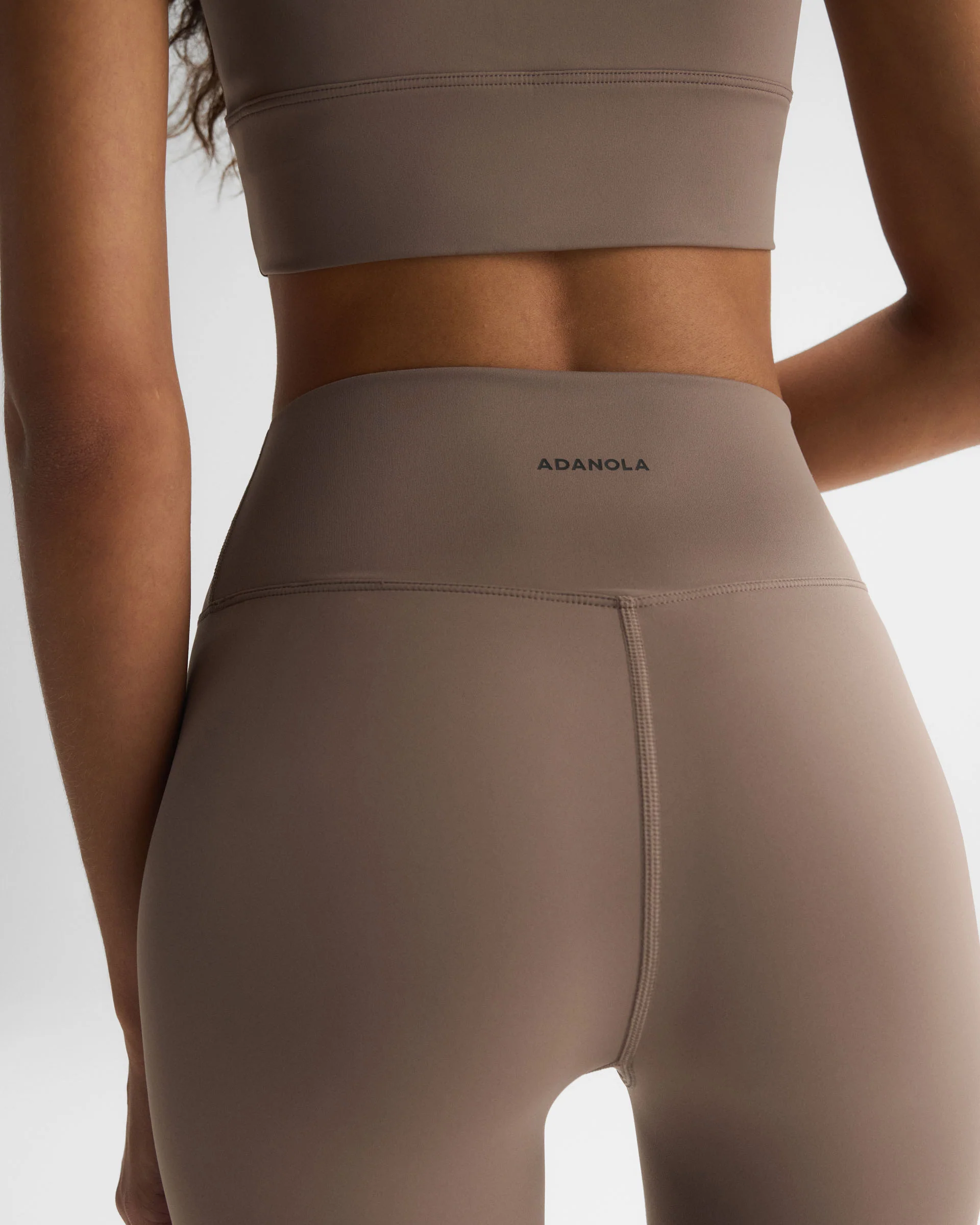 200-ultimate-leggings-dusty-brown-4.webp Ultimate Leggings - Dusty Brown