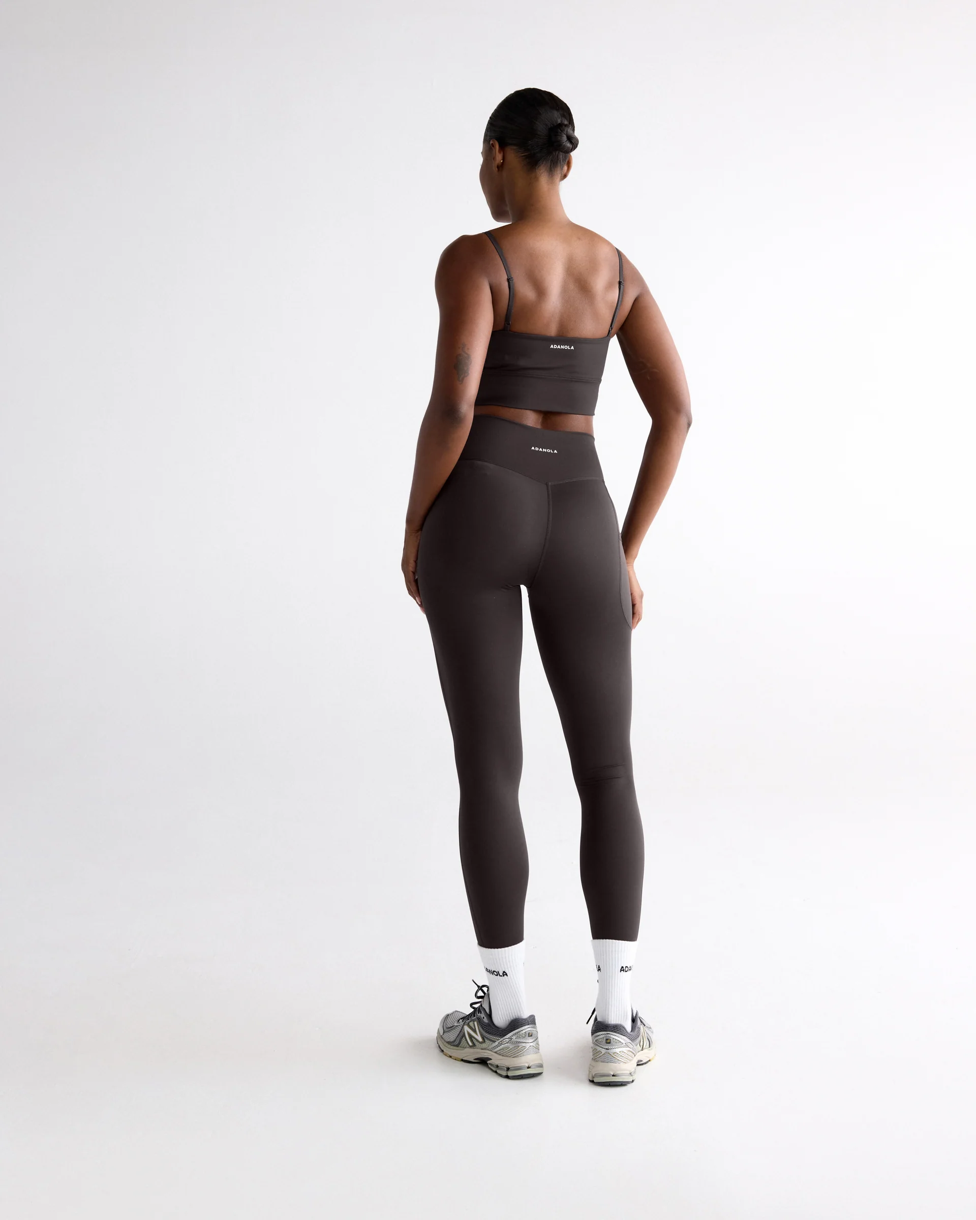 2148-ultimate-pocket-leggings-coffee-bean-3.webp Ultimate Pocket Leggings - Coffee Bean