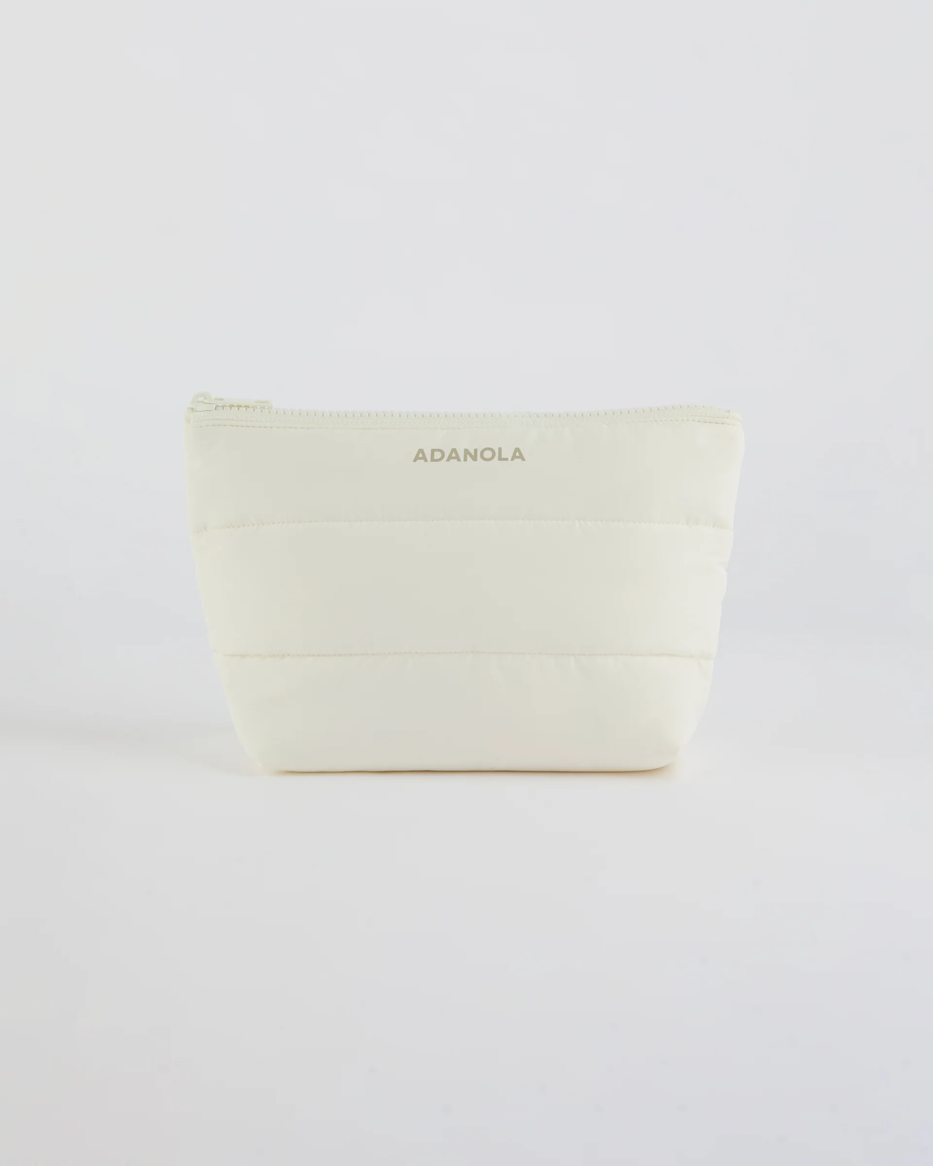 2487-puffer-pouch-marshmallow-white-1.webp Puffer Pouch - Marshmallow White