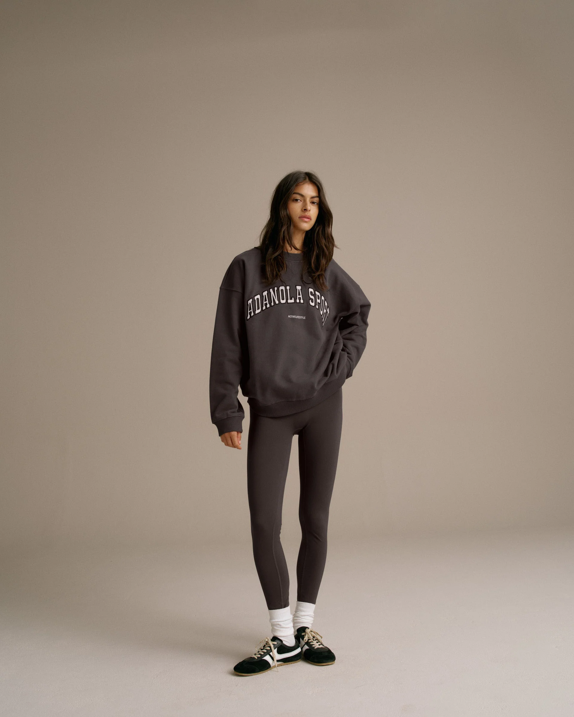 3132-as-oversized-sweatshirt-washed-coffee-bean-4.webp AS Oversized Sweatshirt - Washed Coffee Bean