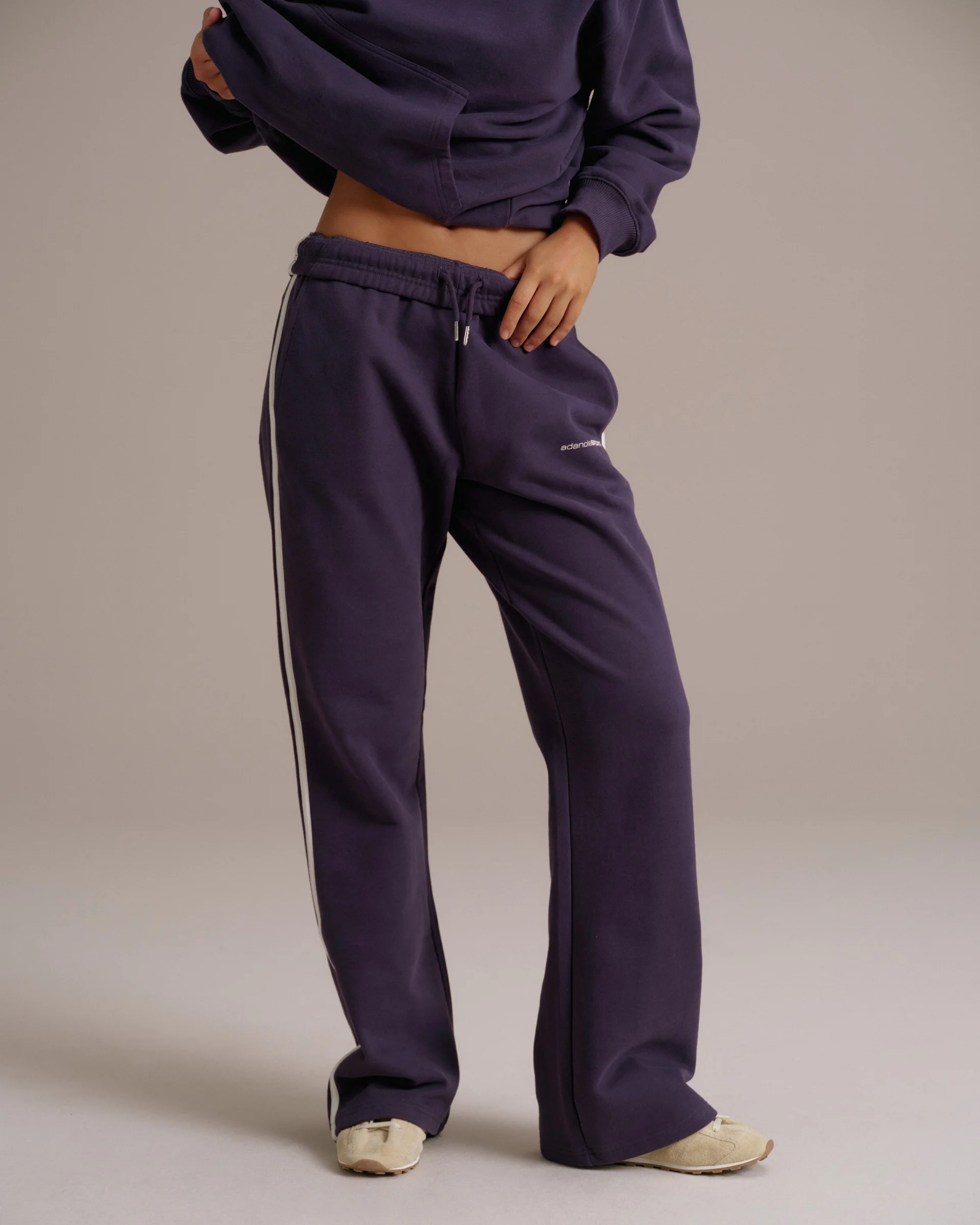 344-90s-sport-straight-leg-sweatpants-dark-plum-1.webp 90s Sport Straight Leg Sweatpants - Dark Plum