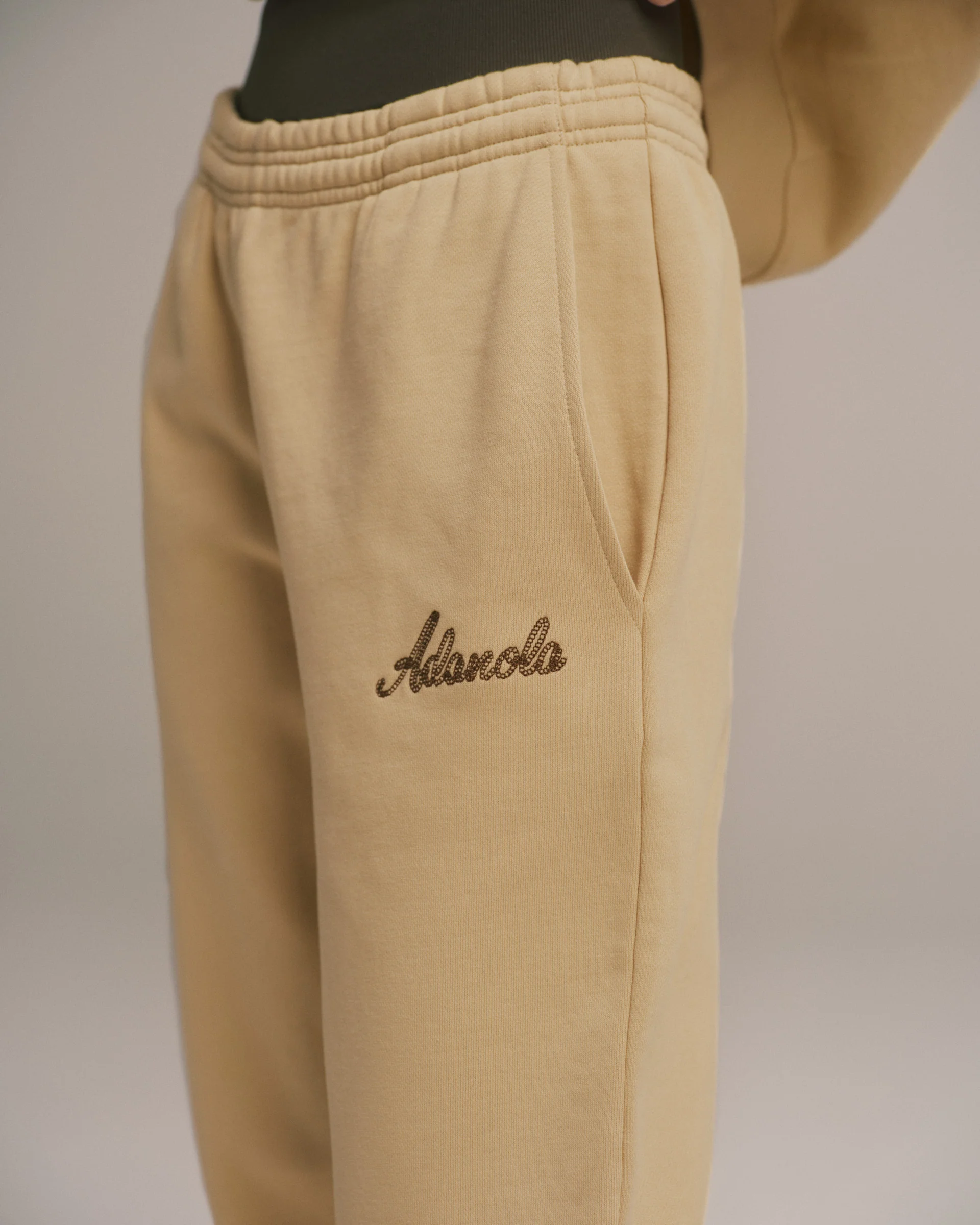 Signature Straight Leg Sweatpants - Caramel Beige