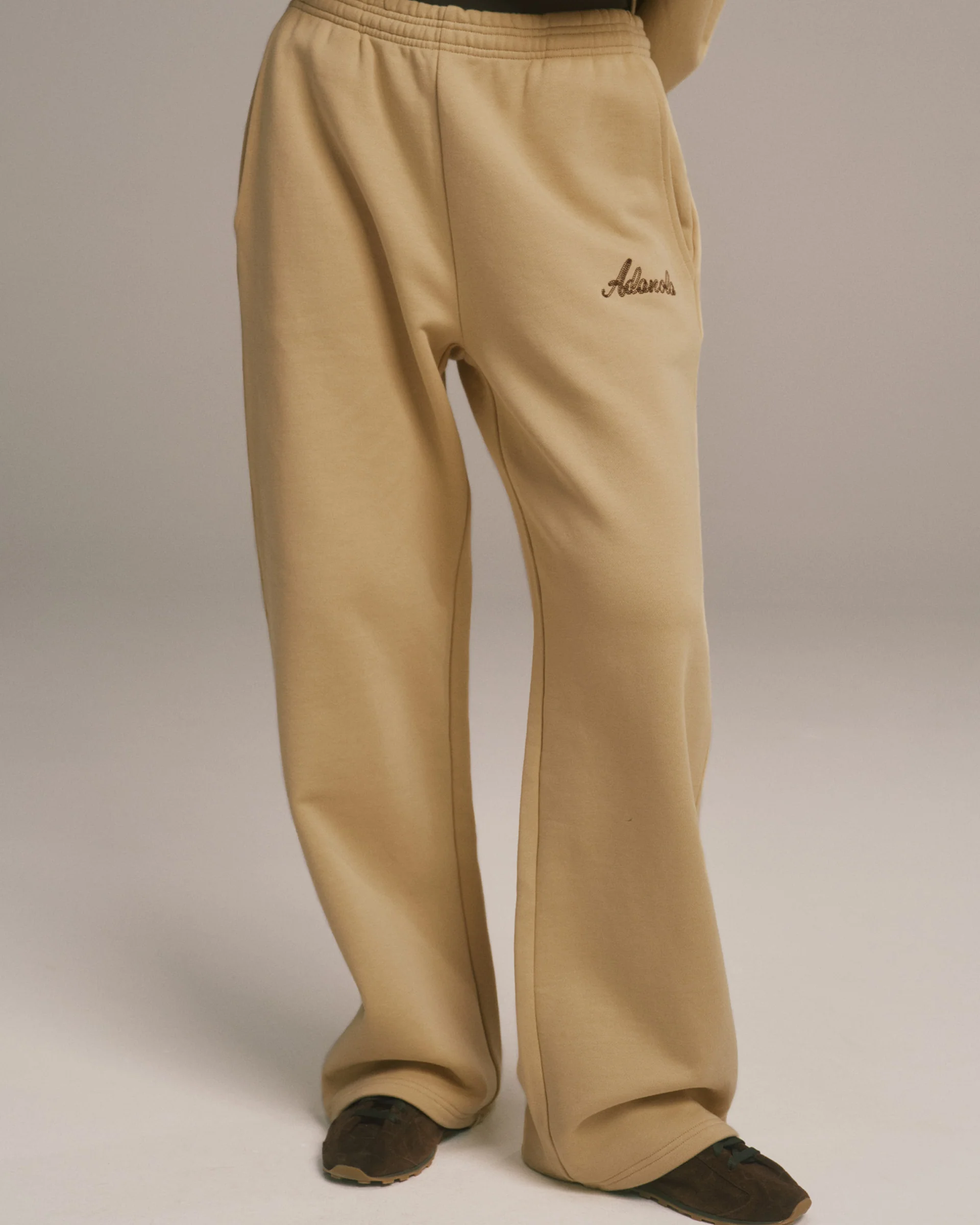 Signature Straight Leg Sweatpants - Caramel Beige