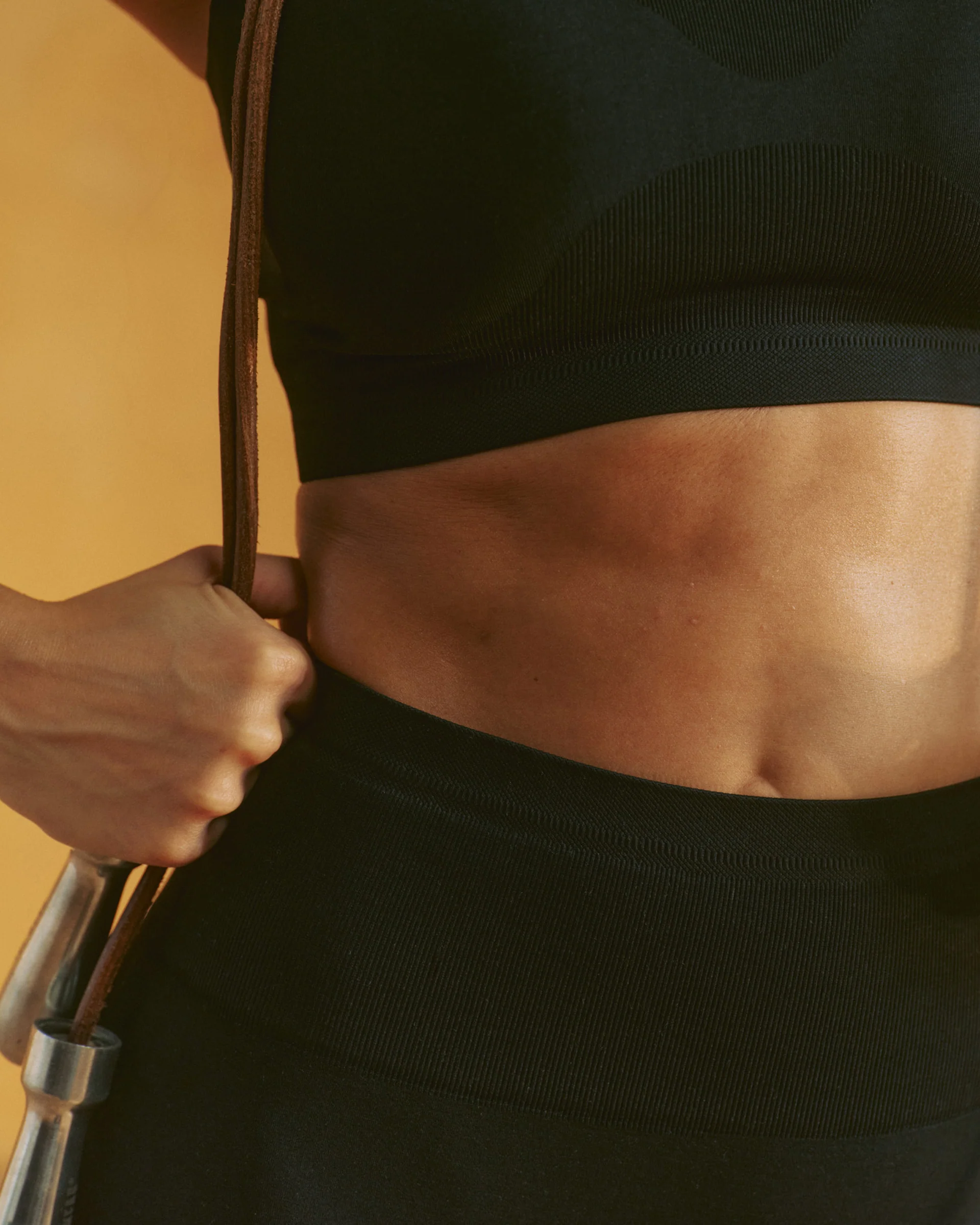 4189-seamless-crop-shorts-black-6.webp Seamless Crop Shorts - Black