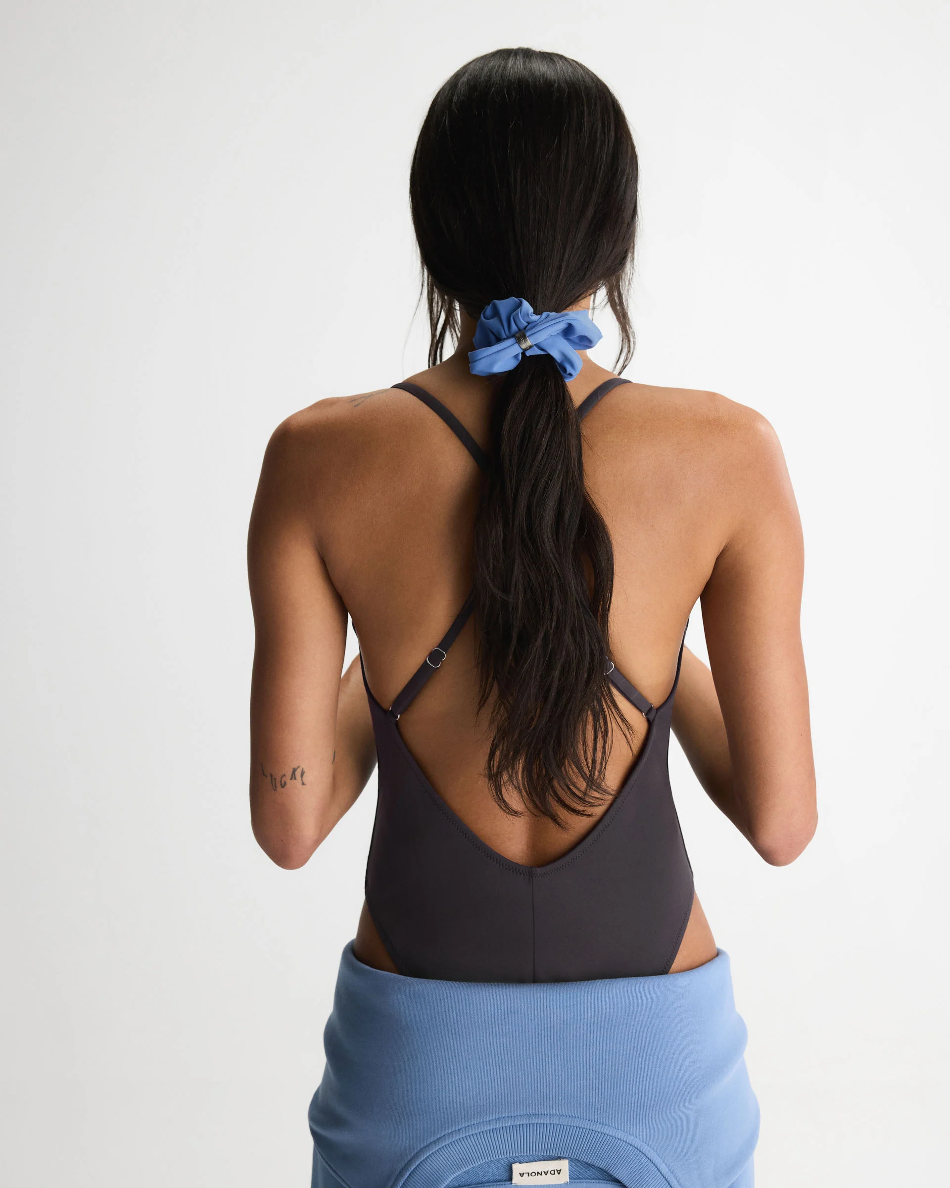 425-3-pack-scrunchies-coffee-bean-blossom-blue-2.webp 3 Pack Scrunchies - Coffee Bean/Blossom Blue