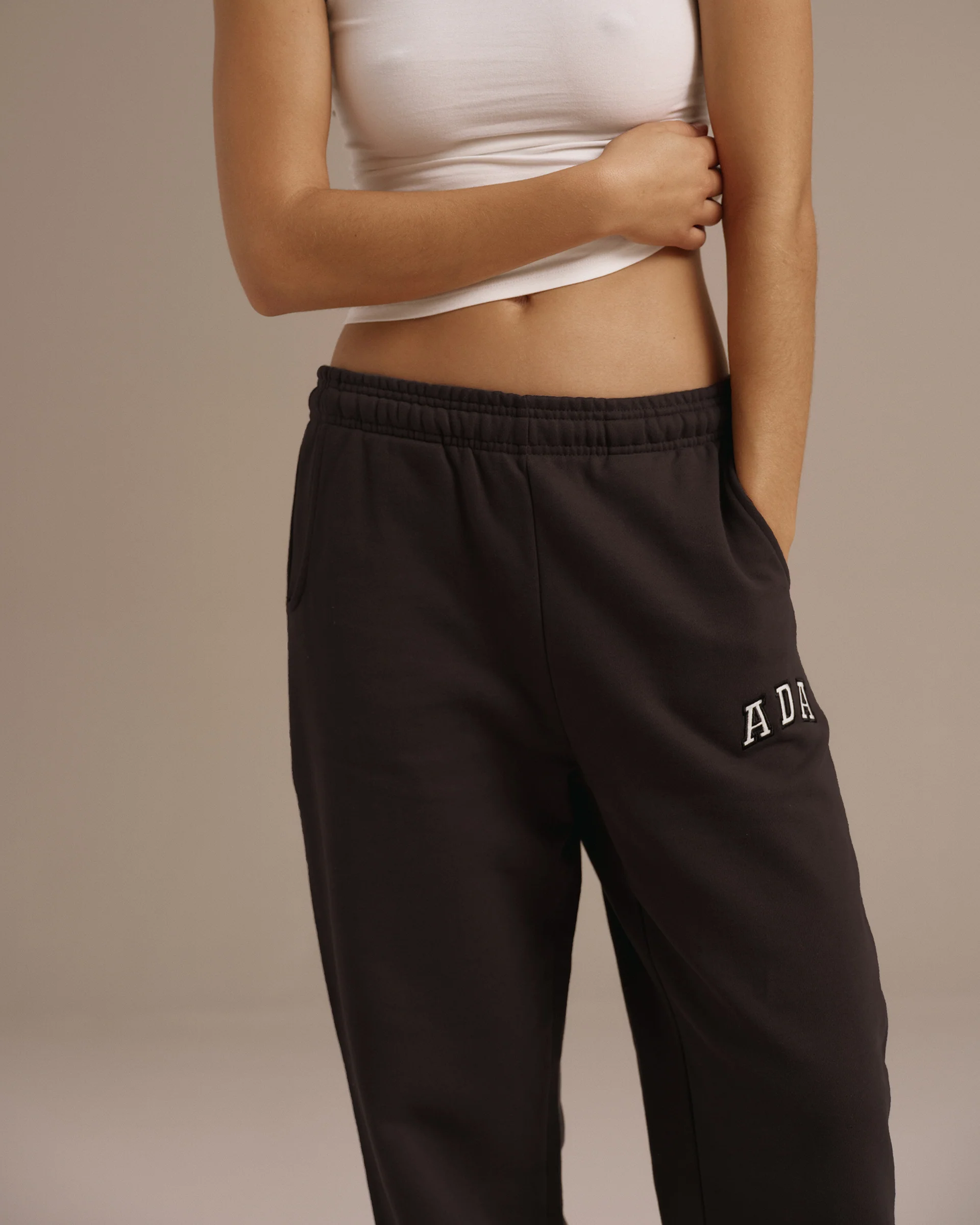 5165-ada-sweatpants-coffee-bean-4.webp ADA Sweatpants - Coffee Bean