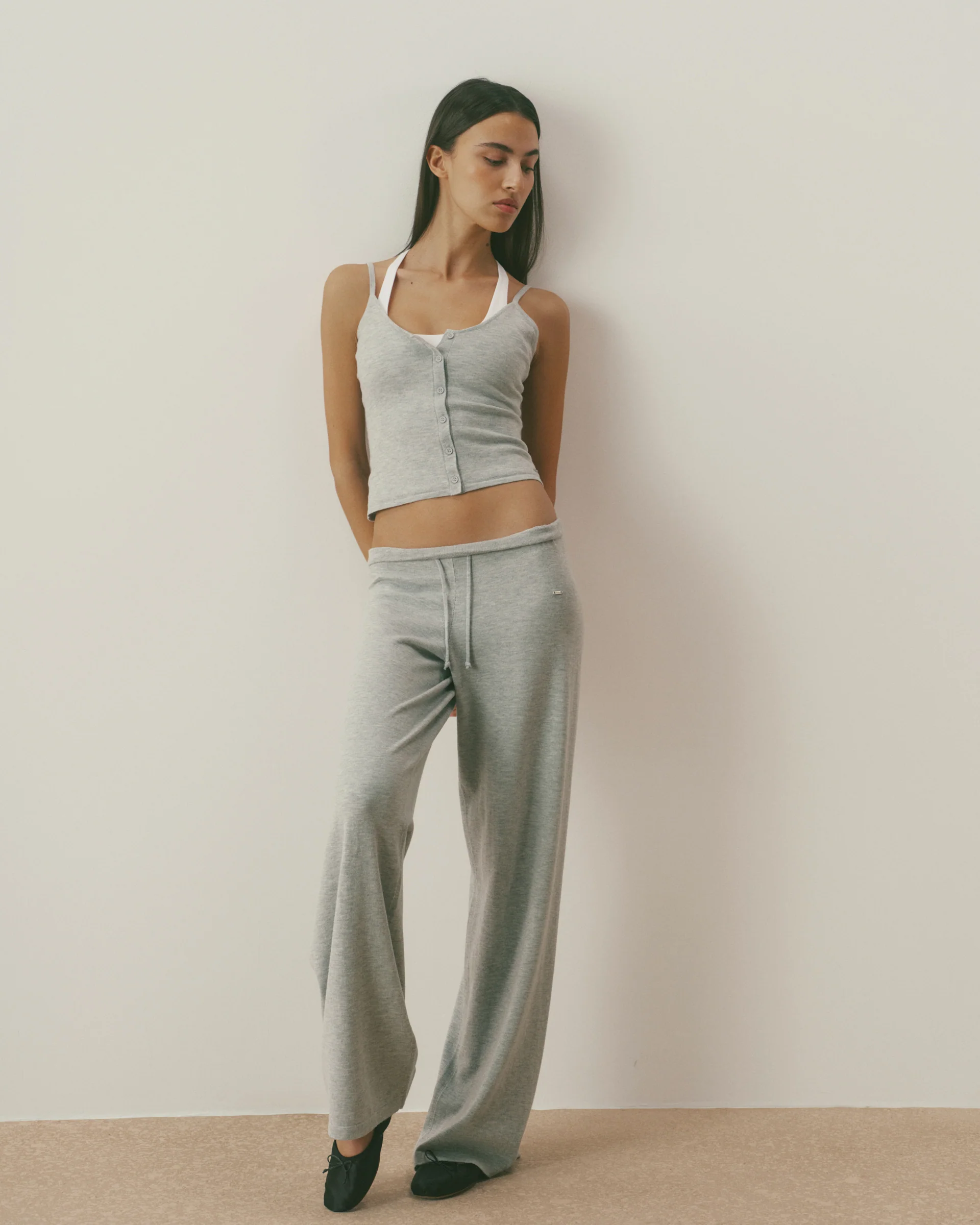 5498-knit-low-rise-straight-leg-pants-grey-melange-3.webp Knit Low Rise Straight Leg Pants - Grey Melange