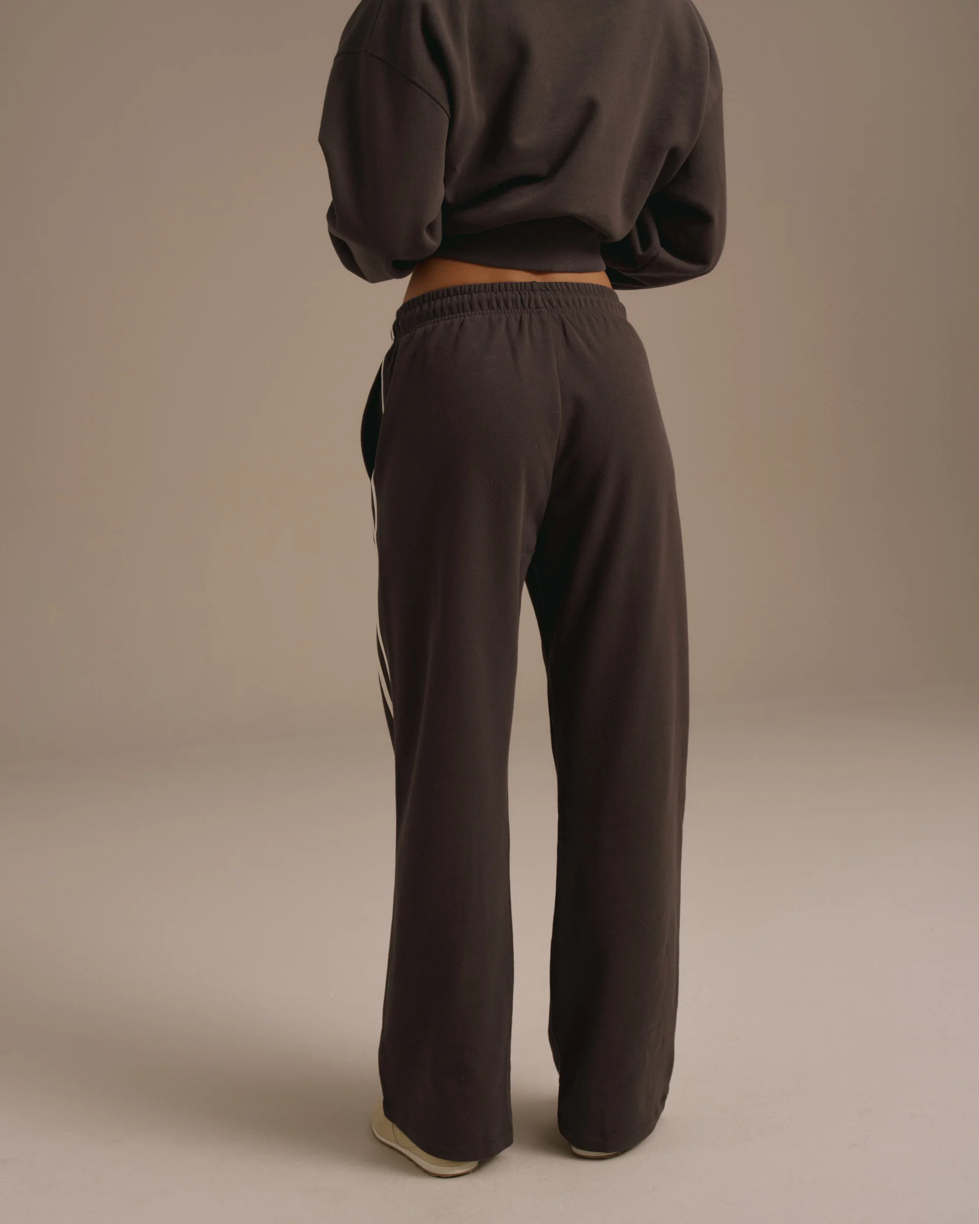 Varsity Loose Fit Sweatpants - Coffee Bean/Marshmallow White