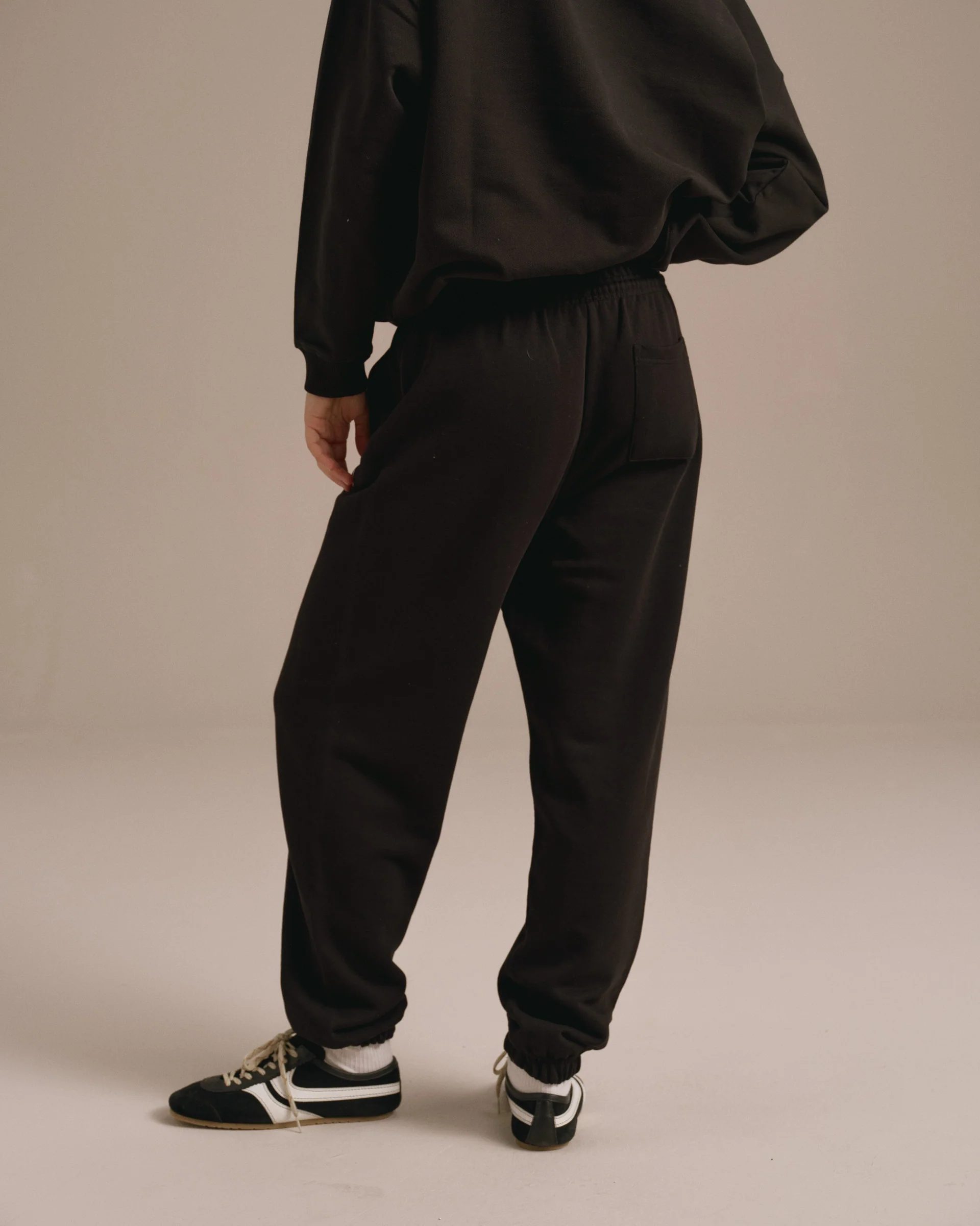 6075-varsity-sweatpants-black-2.webp Varsity Sweatpants - Black