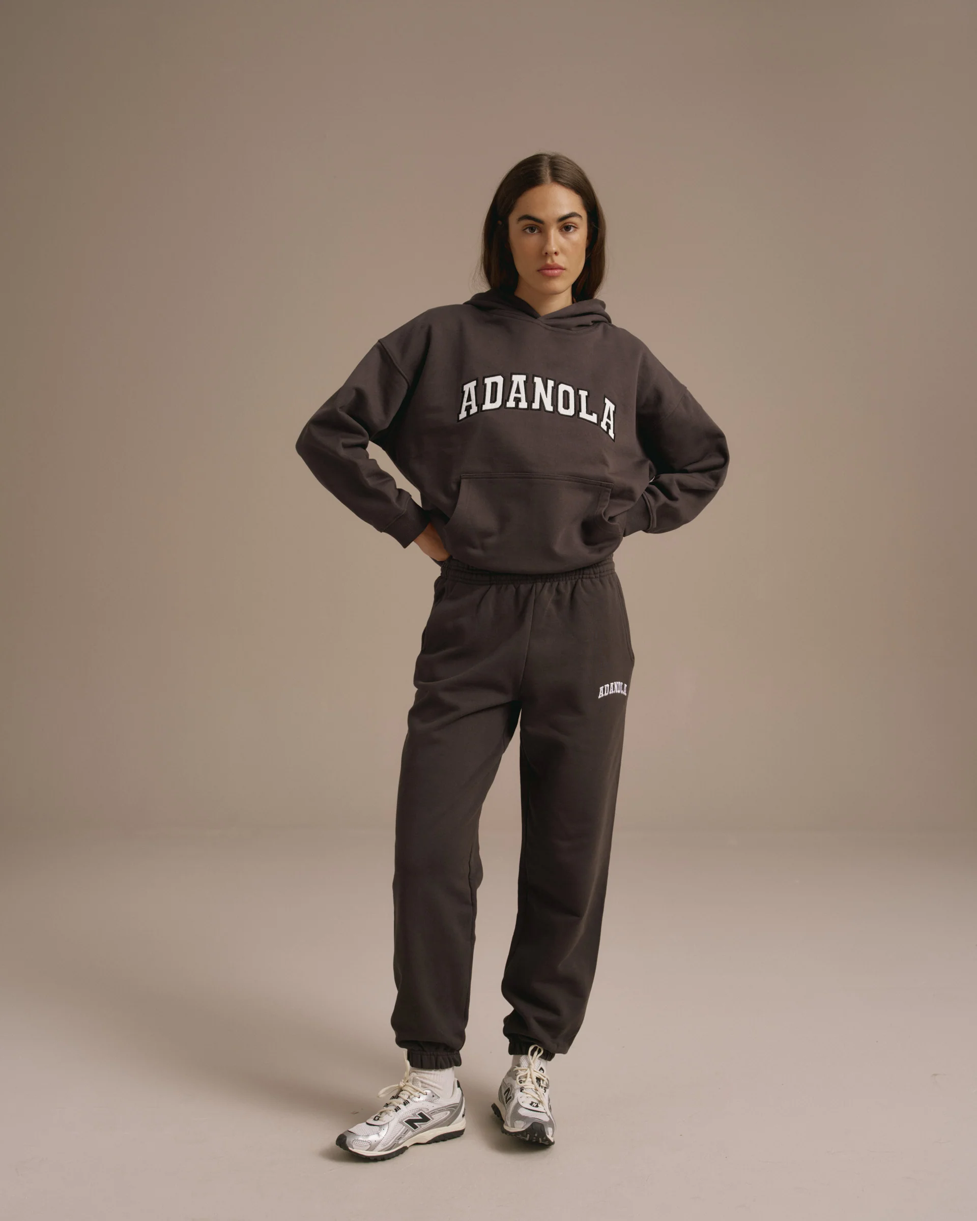 6084-varsity-sweatpants-washed-coffee-bean-4.webp Varsity Sweatpants - Washed Coffee Bean