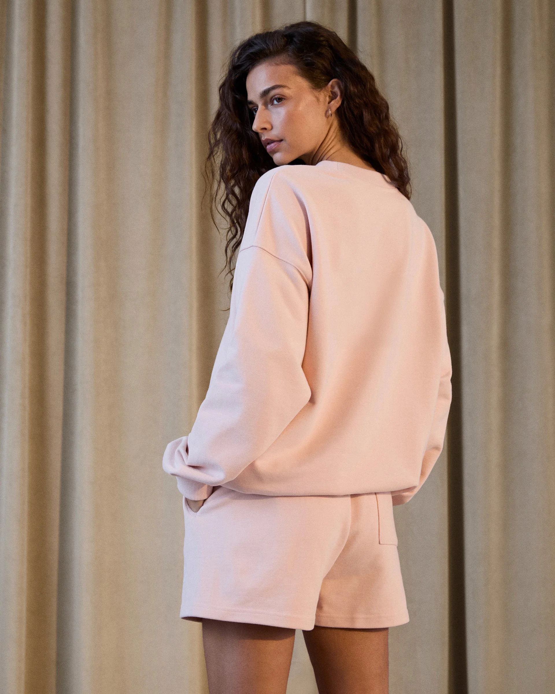 6246-classics-oversized-sweatshirt-blush-pink-marshmallow-white-2.webp Classics Oversized Sweatshirt - Blush Pink/Marshmallow White