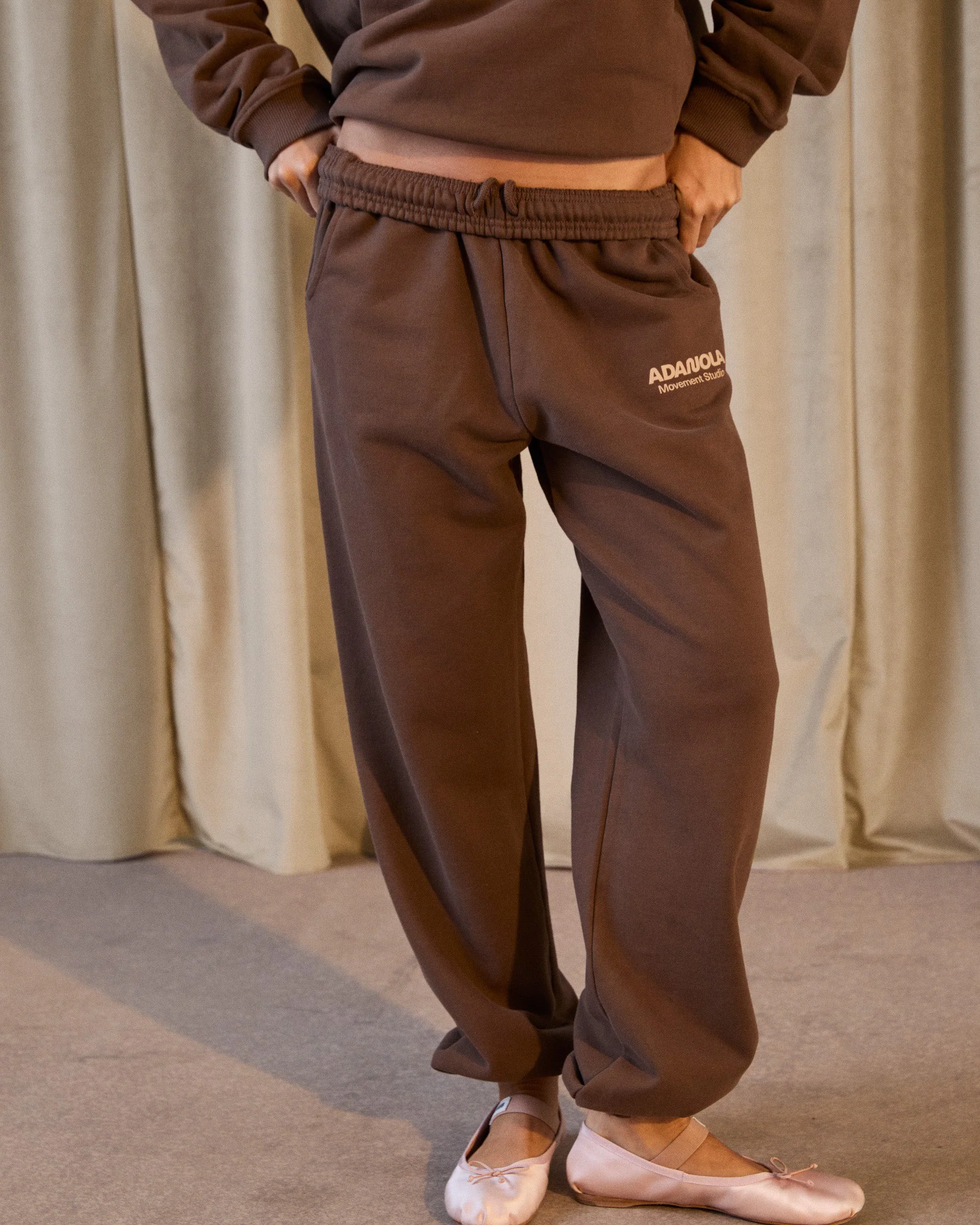6640-studio-sweatpants-mocha-brown-1.webp Studio Sweatpants - Mocha Brown