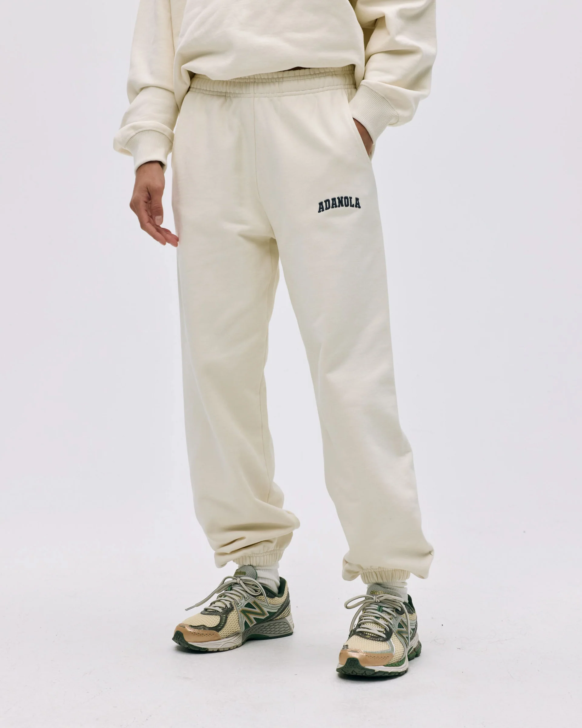 6692-varsity-sweatpants-marshmallow-white-midnight-blue-4.webp Varsity Sweatpants - Marshmallow White/Midnight Blue